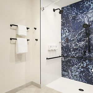 Standard Queen Room Mobility or hearing accessible